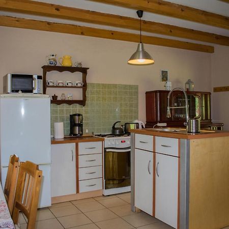 Gospodarstwo Agroturystyczne Nad Jeziorem Wsrod Lasow Lipnica  Exterior photo